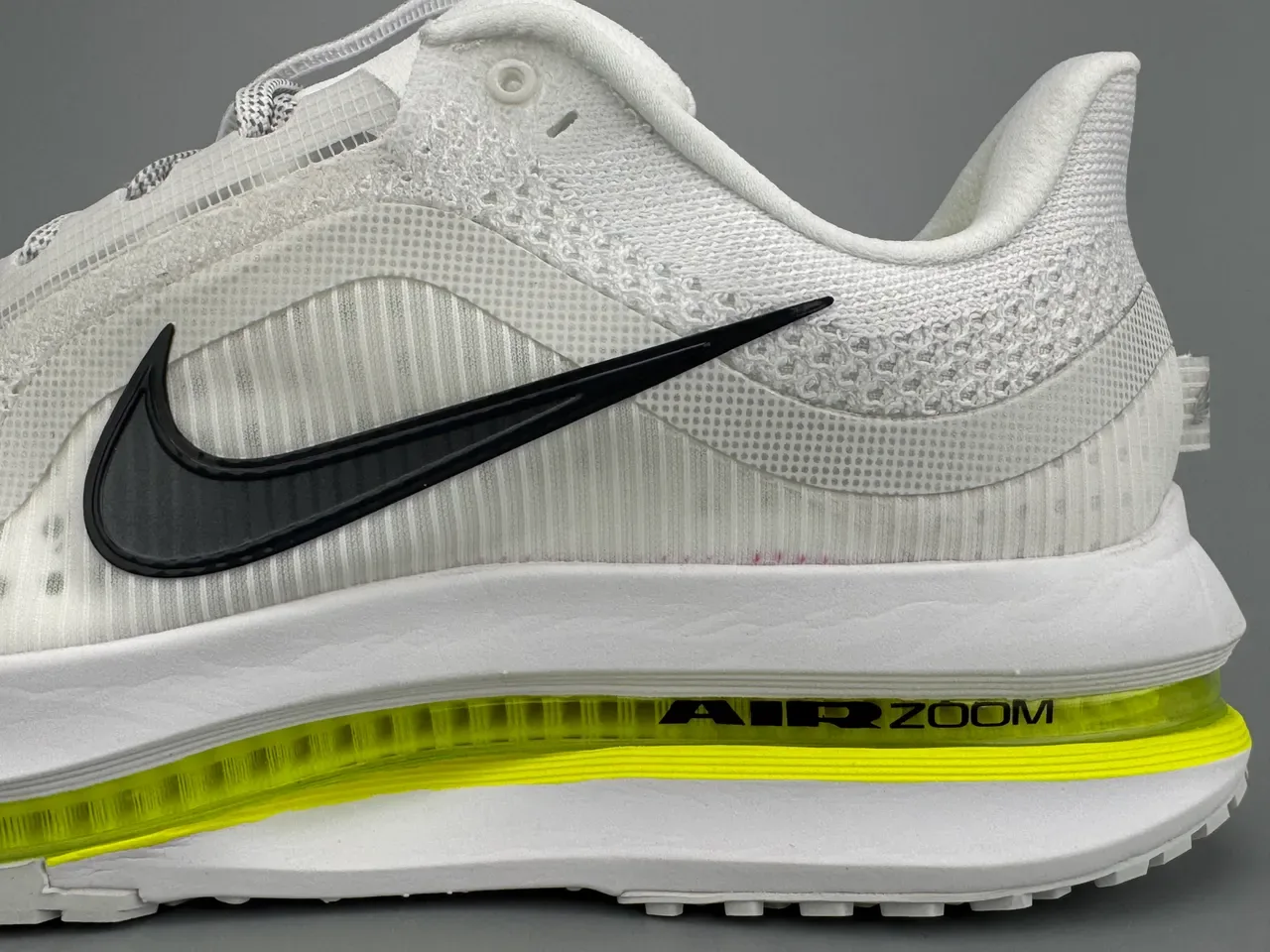 Nike Air Zoom White Green Engineered Mesh Upper Full-Length Visible Unit Running Shoes 7