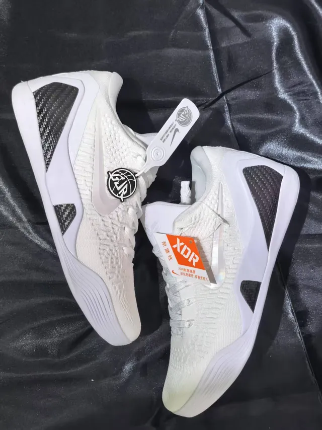 Nike Basketball Shoe White Black Knit Upper Basketball Shoes 2