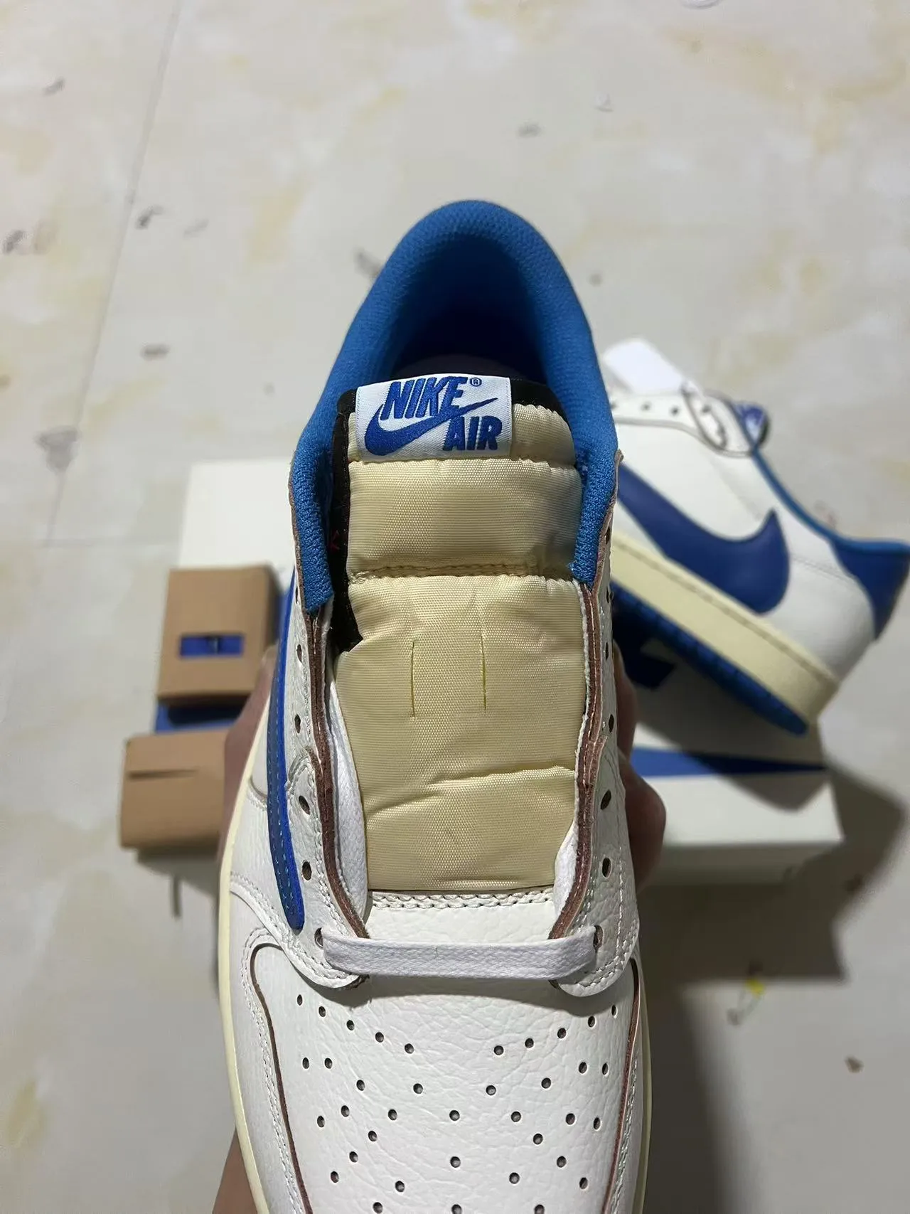 Nike Beige Blue Low-Top Leather Upper Lifestyle Sneakers 4