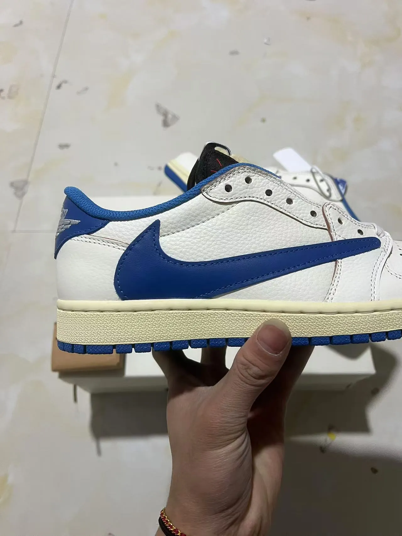 Nike Beige Blue Low-Top Leather Upper Lifestyle Sneakers 7