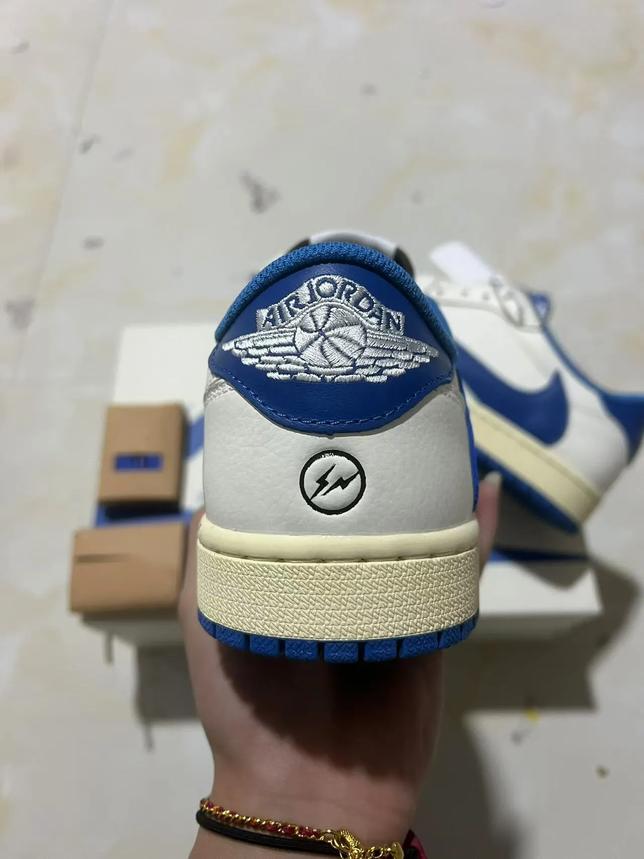 Nike Beige Blue Low-Top Leather Upper Lifestyle Sneakers 8