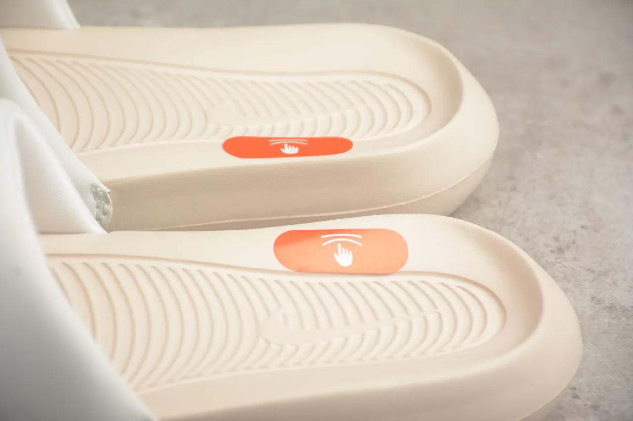 Nike Beige Orange Single-Strap Slide Molded Footbed Slippers 5