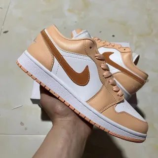 Nike Beige White Low-Top Leather-and-Synthetic Upper Lifestyle Sneakers