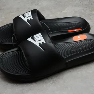Nike Benassi JDI काली सफेद नारंगी चप्पल