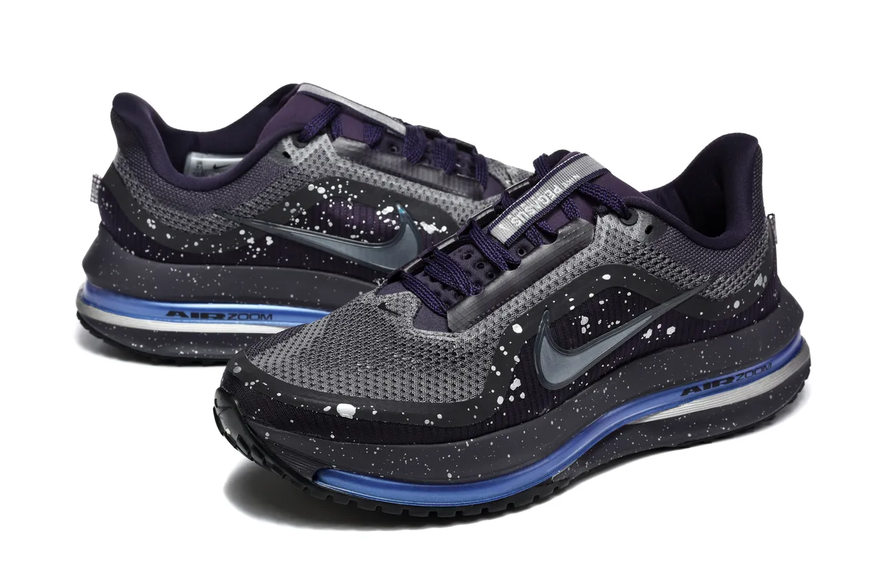 Nike Black Blue Knit Mesh Upper Speckled Galaxy Print Running Shoes 4