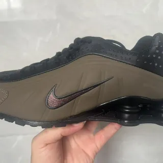 Nike Black Brown Perforated Heel Counter Layered Synthetic/mesh Upper Lifestyle Sneakers