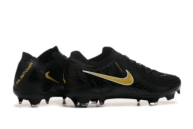 Nike Black Gold Chaussures de football à coupe basse avec upper en maille et système de lacets asymétrique pour terrain ferme 2
