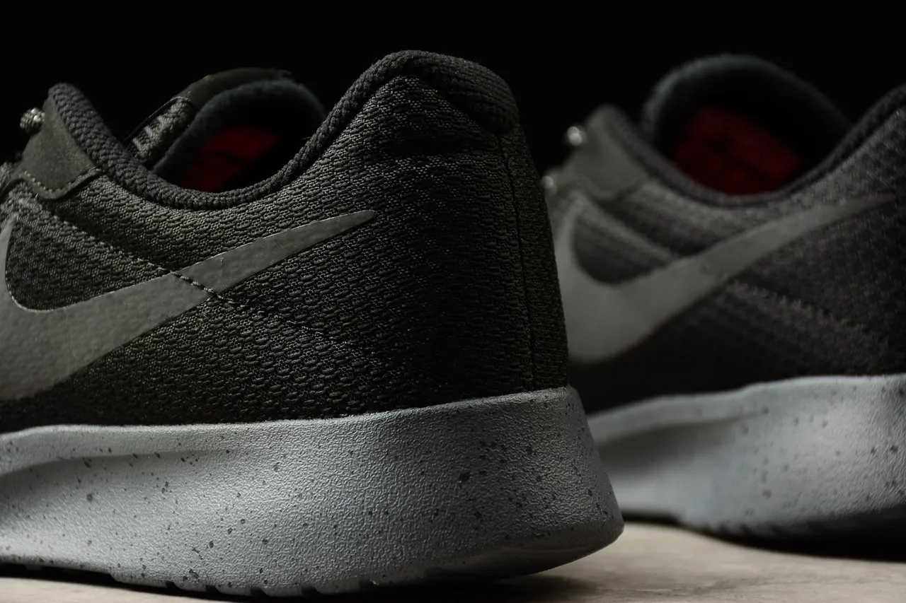 Nike Black Gray Knit Upper Speckled Midsole Lifestyle Sneakers 2