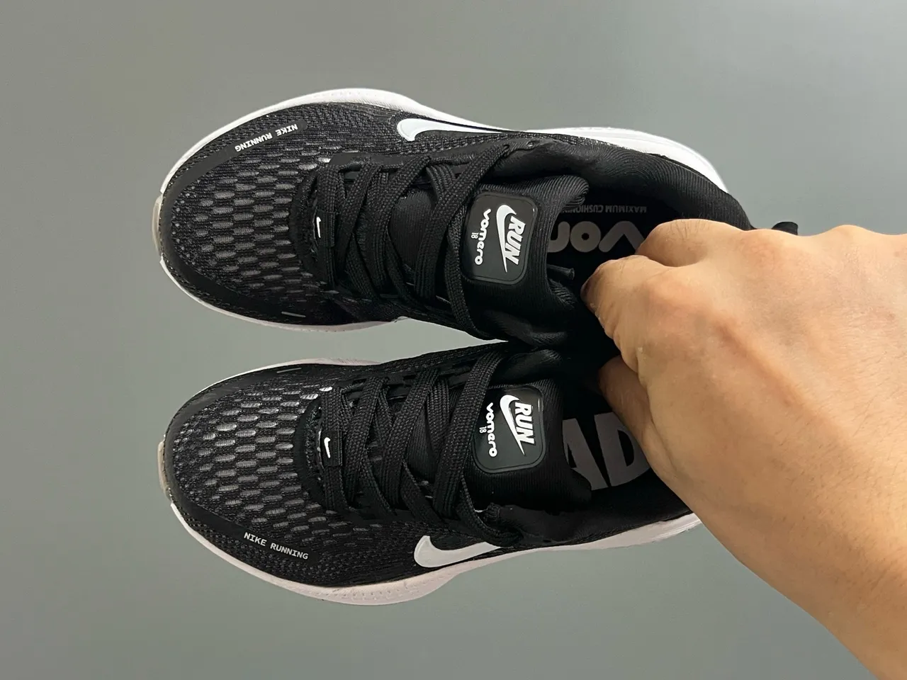 Nike Black Mesh Upper Wavy Midsole Running Shoes 13