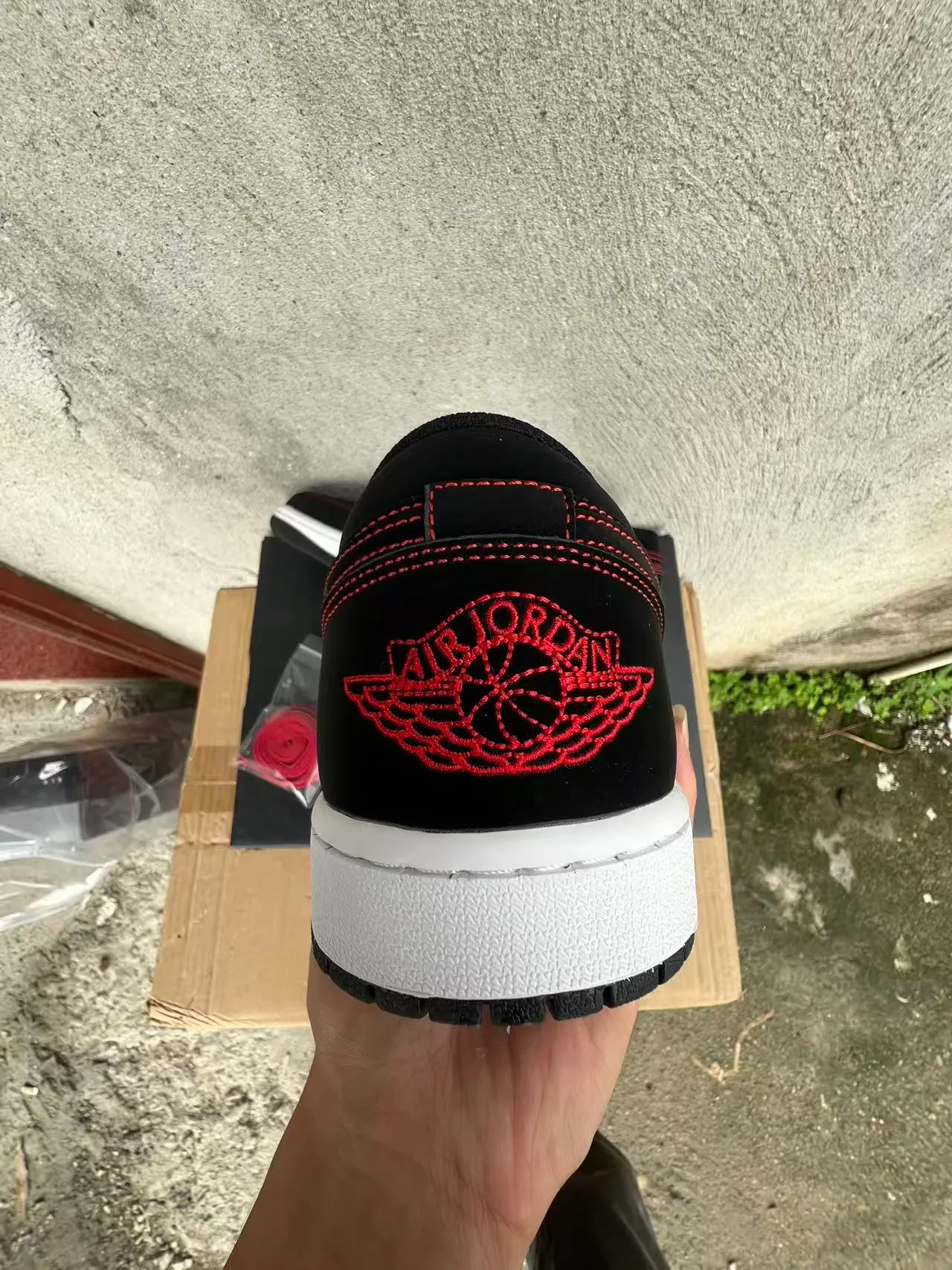 Nike Black Red Low-Top Suede And Leather Upper Lifestyle Sneakers 8