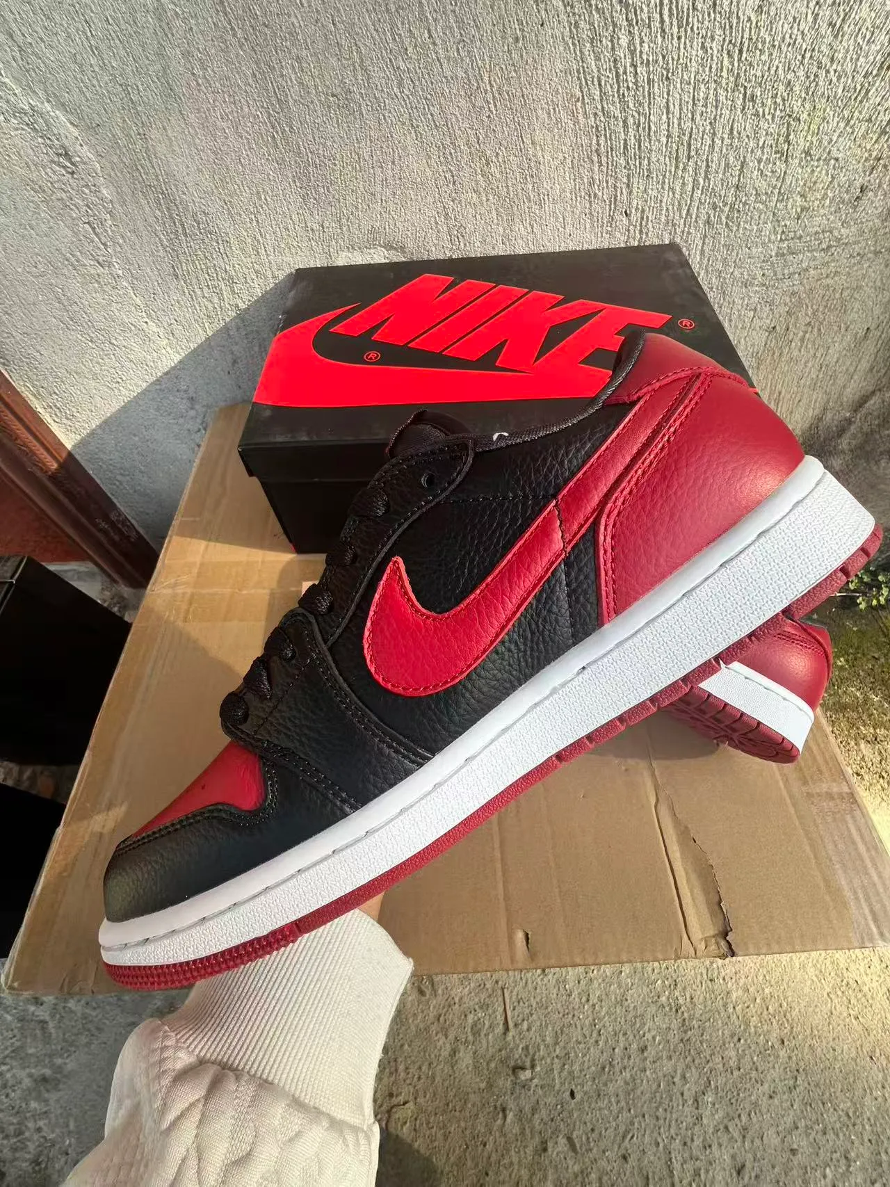 Nike Black Red Pebbled Leather Upper Contrast Overlays Lifestyle Sneakers 5