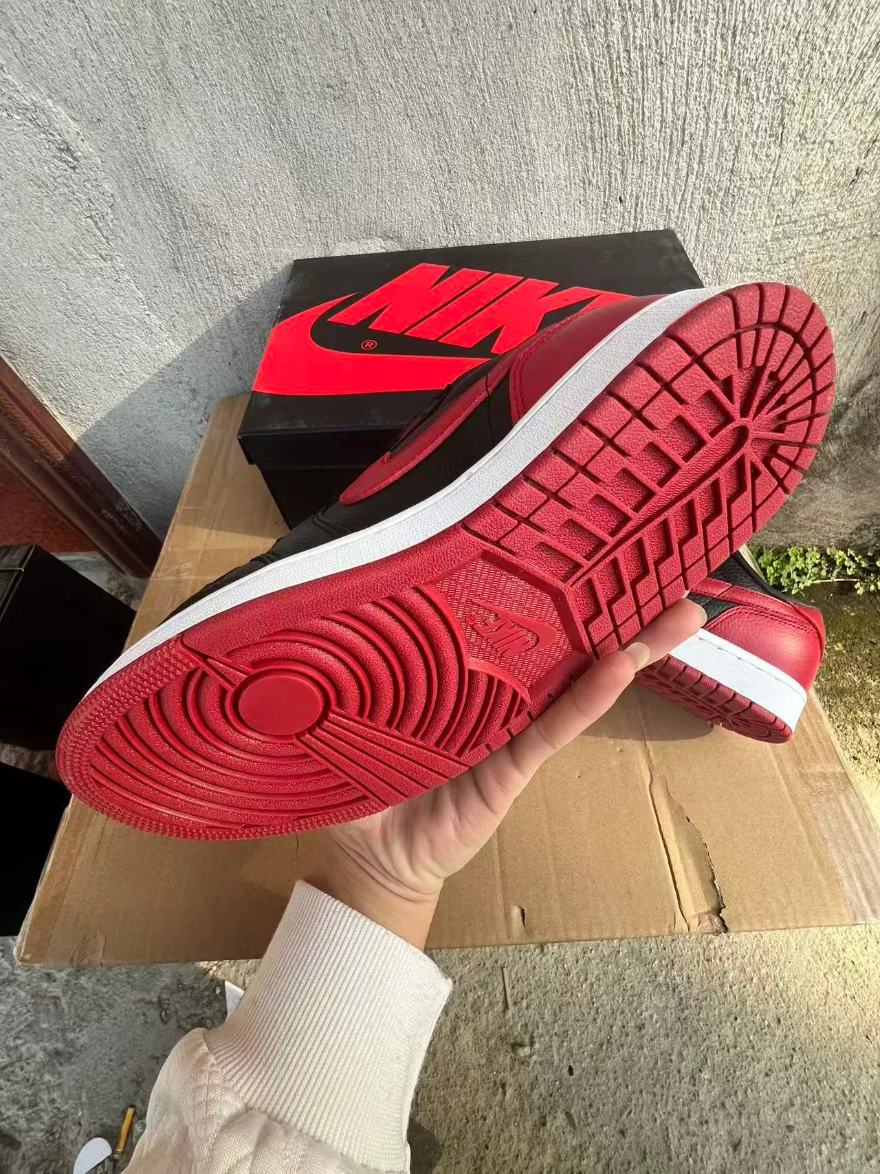 Nike Black Red Pebbled Leather Upper Contrast Overlays Lifestyle Sneakers 6