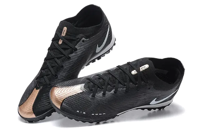 Nike Chaussures de football Turf noir et argent upper knit outsole 2