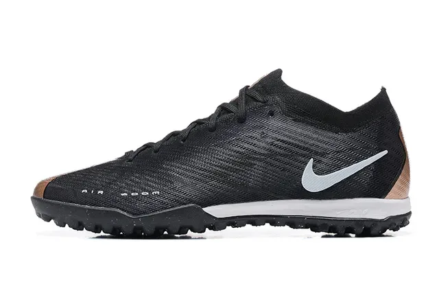 Nike Chaussures de football Turf noir et argent upper knit outsole 10