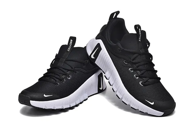 Nike Black White Engineered Mesh Upper Segmented Midsole Lifestyle Sneakers 2