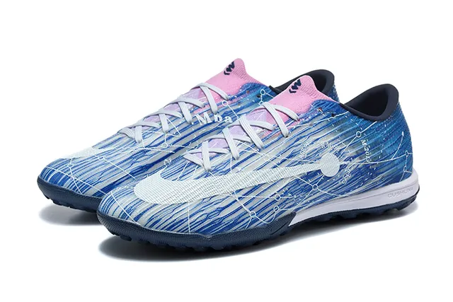 Nike Sapatos de futebol para turf sintéticos de corte baixo com impressão gráfica dinâmica em azul marinho 8