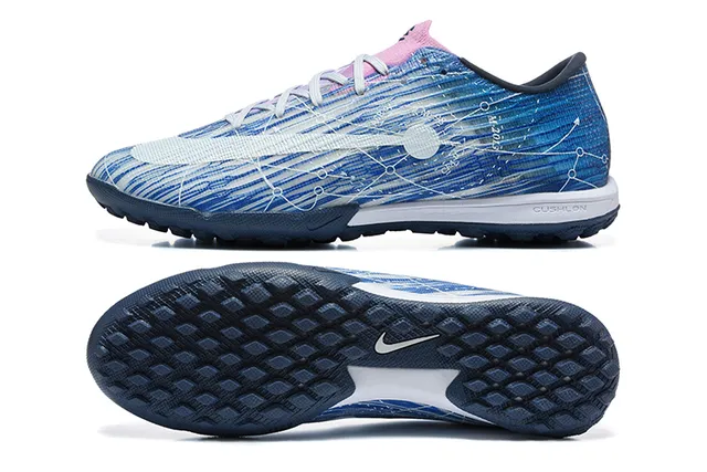 Nike Sapatos de futebol para turf sintéticos de corte baixo com impressão gráfica dinâmica em azul marinho 9