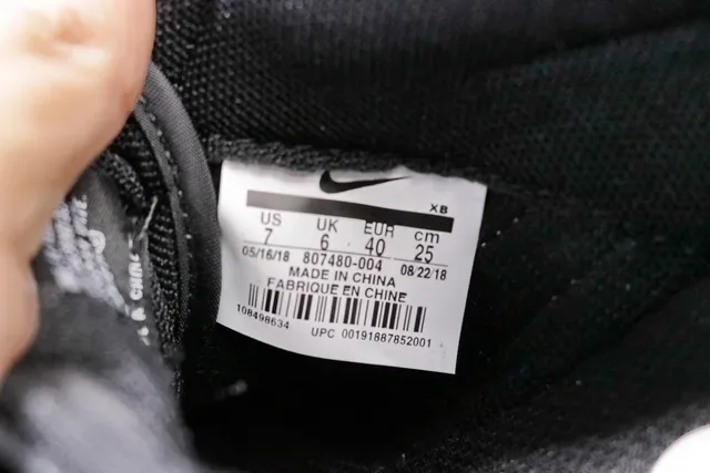 Nike Cortez chaussures lifestyle en cuir noir et blanc 18