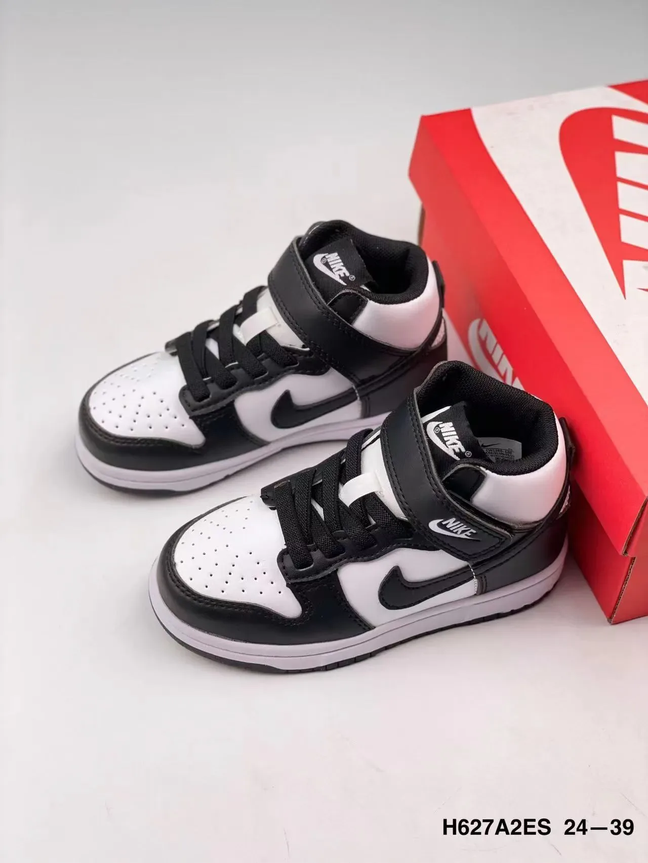 Nike Dunk High Kids Light Blue and Pink Lifestyle Sneakers 8