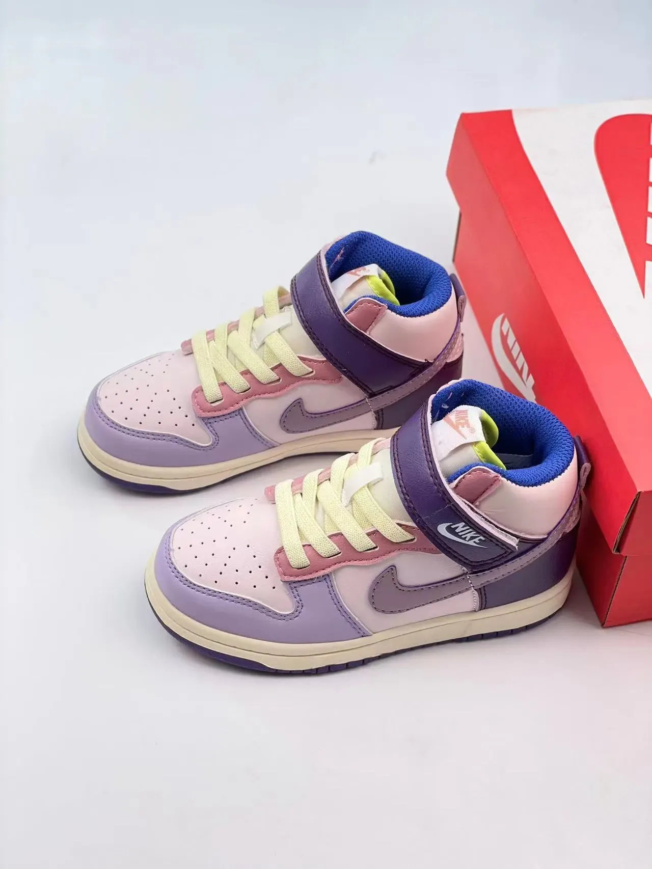Nike Dunk High Kids Light Blue and Pink Lifestyle Sneakers 20