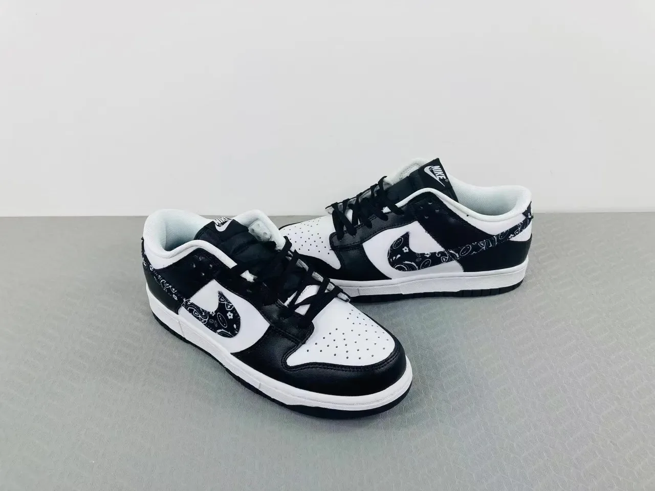 Nike Dunk Low Bandana Print Black White Lifestyle Sneakers 17