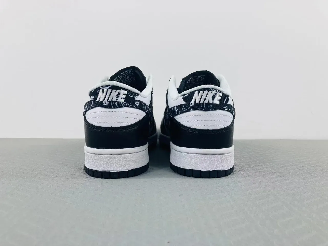 Nike Dunk Low Bandana Print Black White Lifestyle Sneakers 18