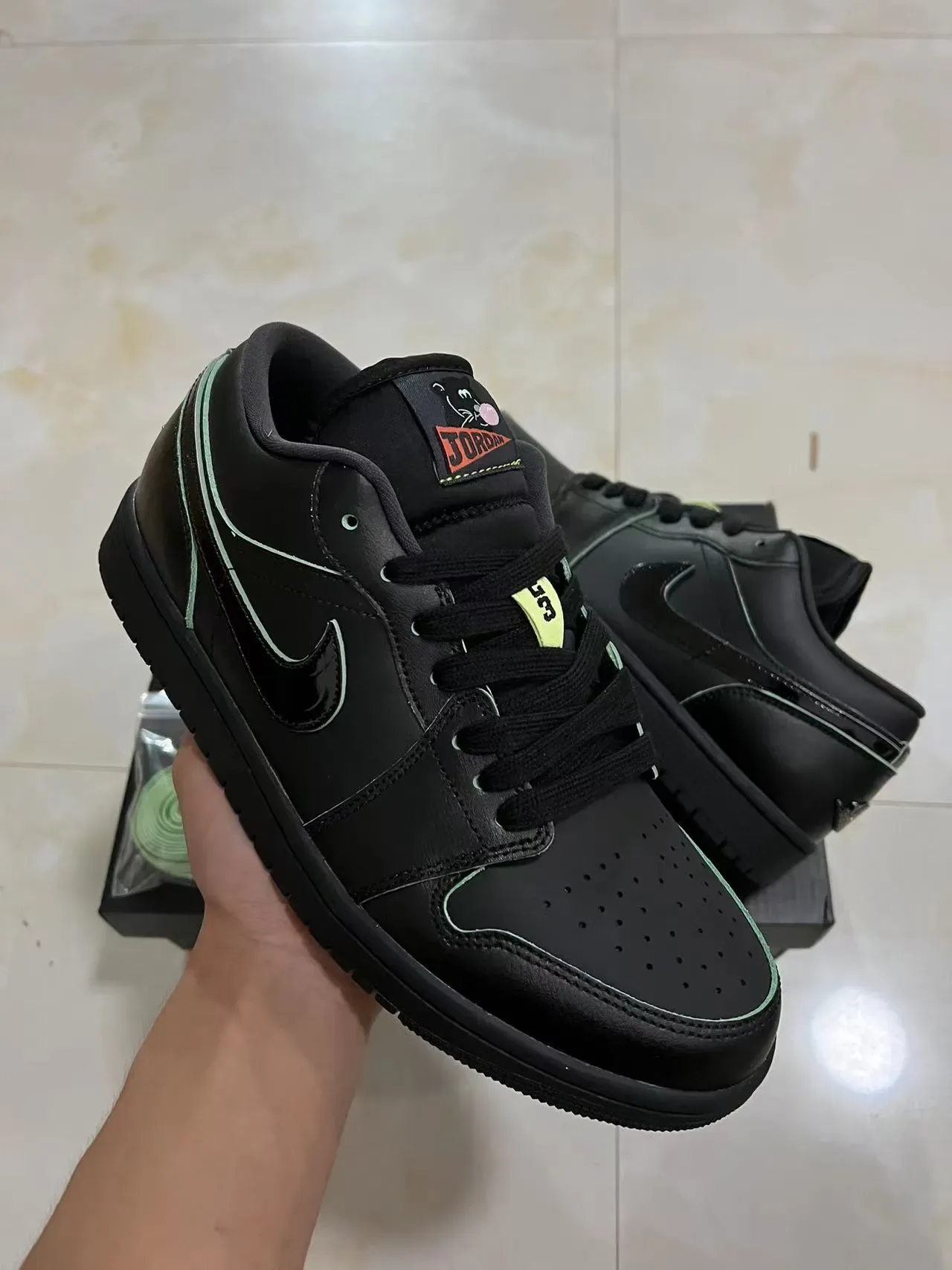 Nike Dunk Low Black Green Leather Upper Glossy Swoosh Overlay Lifestyle Sneakers 2