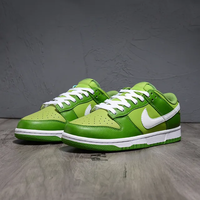 Nike Dunk Low Green White Lifestyle Sneakers 3