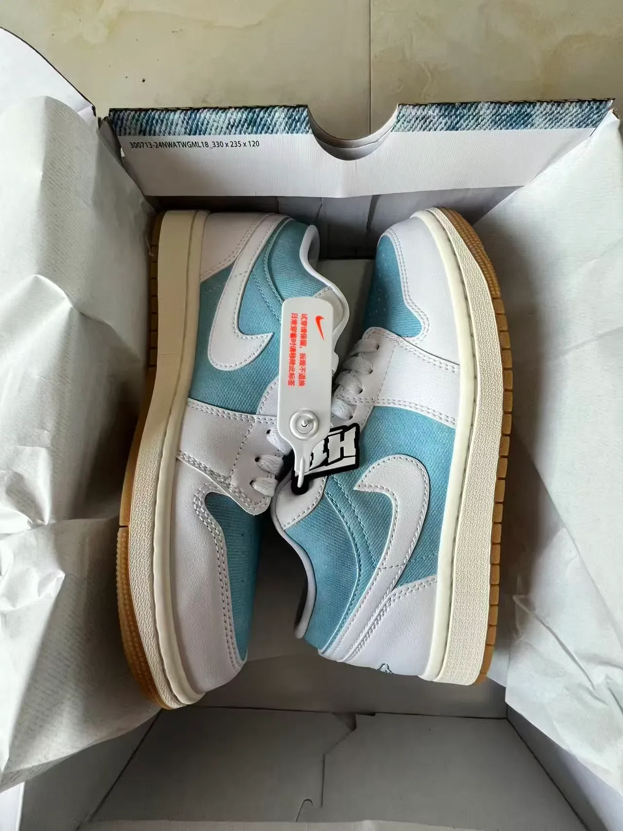 Nike Dunk Low Light Blue and White Denim-Textured Lifestyle Sneakers 9