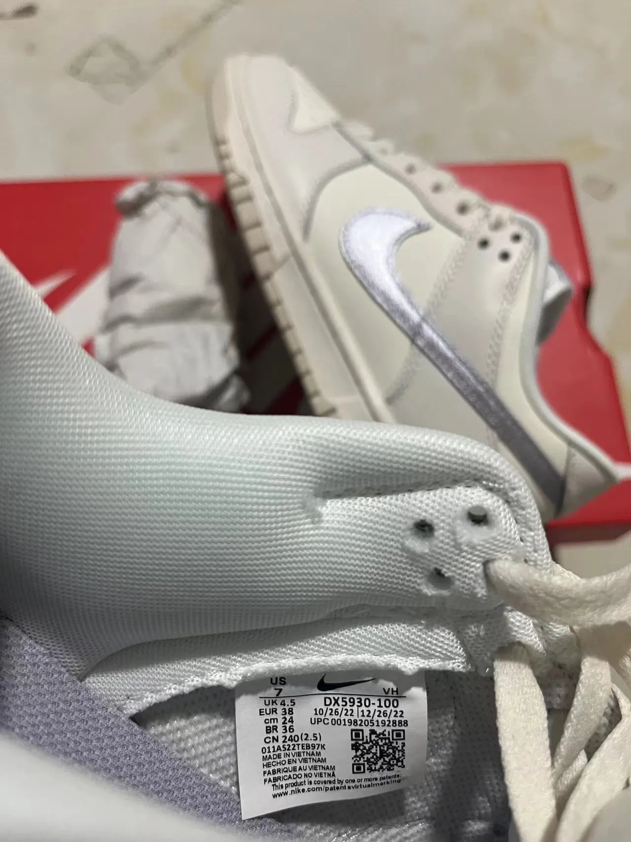 Nike Dunk Low White Metallic Silver Lifestyle Sneakers 9