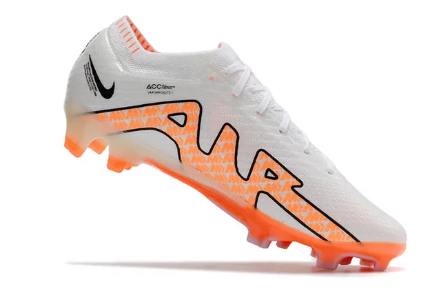 Nike Chaussures de football avec partie supérieure or bleu métallique cuivre plaque de semelle iridiscente terrain ferme 12