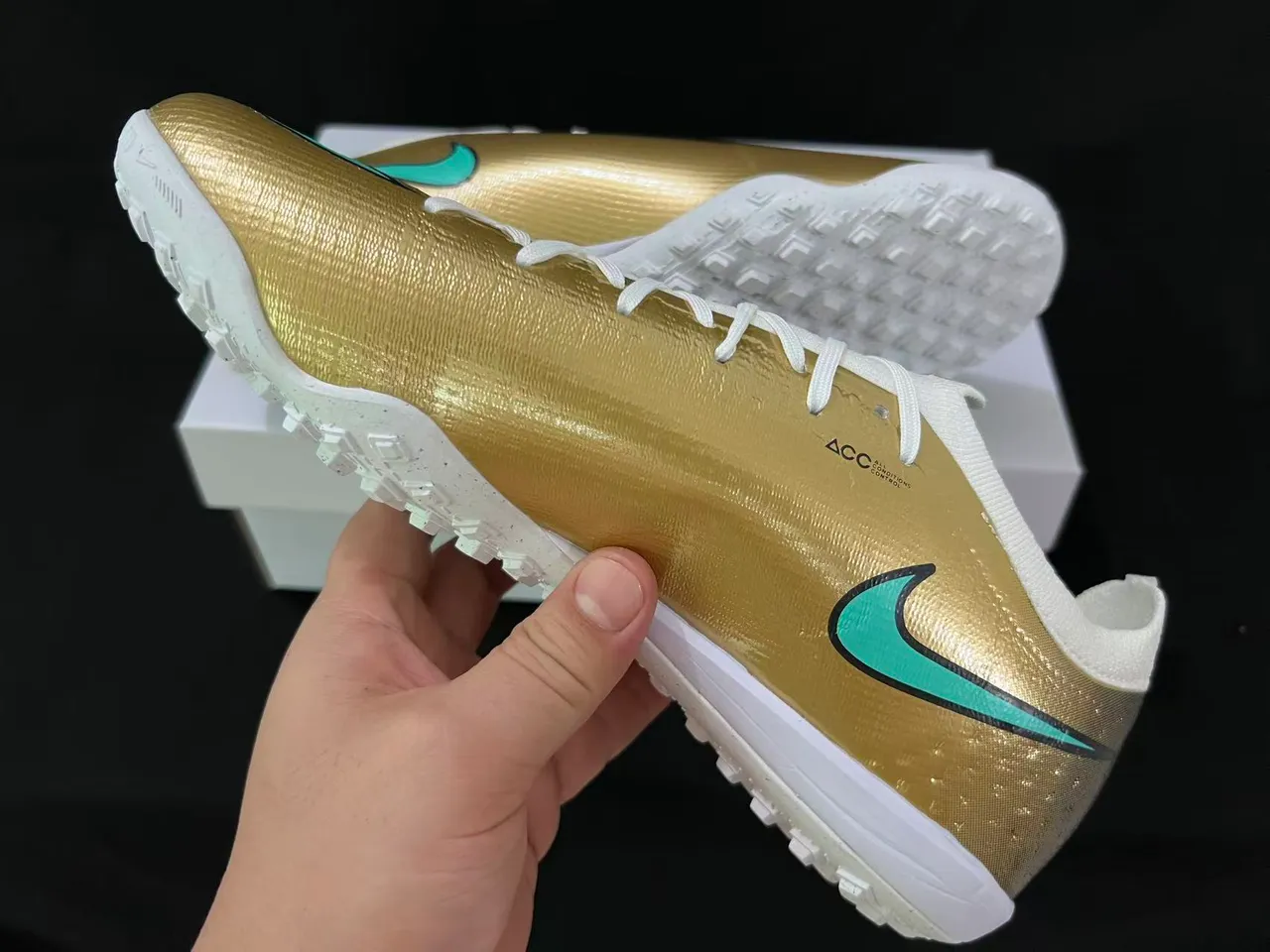 Nike Chaussures de football turf dessus synthétique métallique or bleu talón dégradé 4