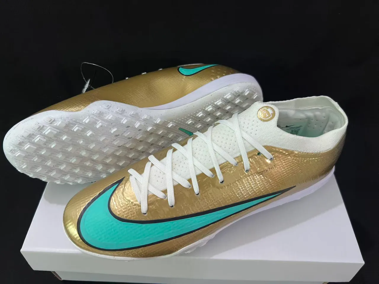 Nike Chaussures de football turf dessus synthétique métallique or bleu talón dégradé 6