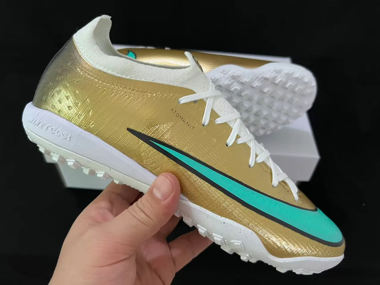 Nike Chaussures de football turf dessus synthétique métallique or bleu talón dégradé 7