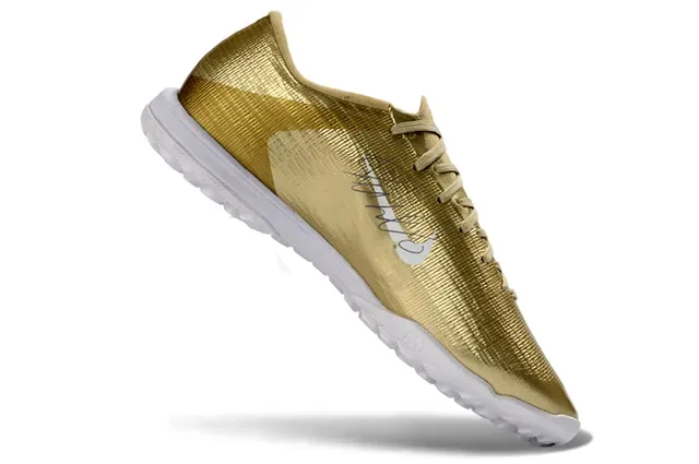 Nike Or Blanc Métallique Synthétique Accent Swoosh Chaussures de Football Turf 6