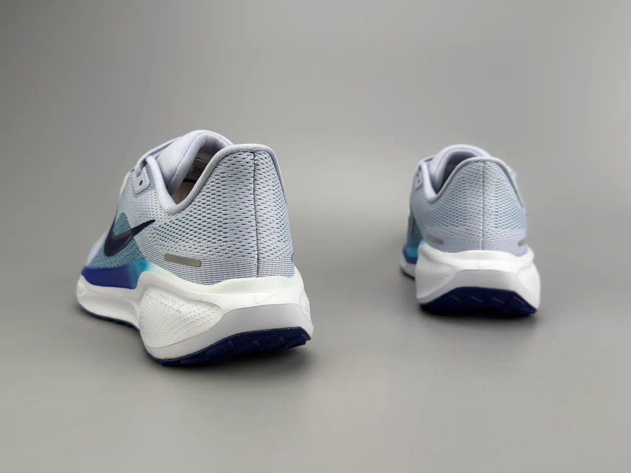 Nike Gray Blue Engineered Mesh Upper Gradient Overlay Running Shoes 6