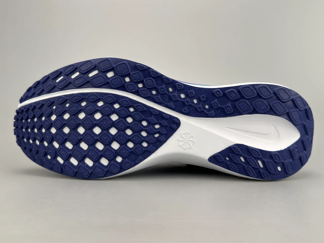 Nike Gray Blue Engineered Mesh Upper Gradient Overlay Running Shoes 8