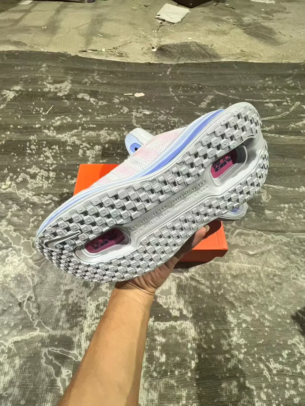 Nike Gray Pink Visible Full-Length Air Zoom Unit Lavender-Blue Midsole Frame Lifestyle Sneakers 6