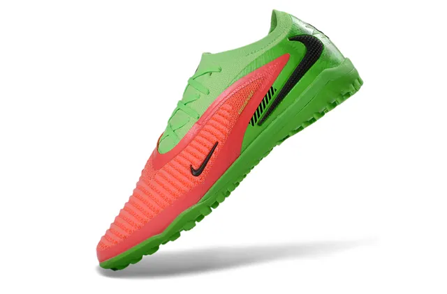 Nike Vert Rouge chaussures de football sur gazon à coupe basse avec upper tricoté texturisé et cage du milieu du pied 3