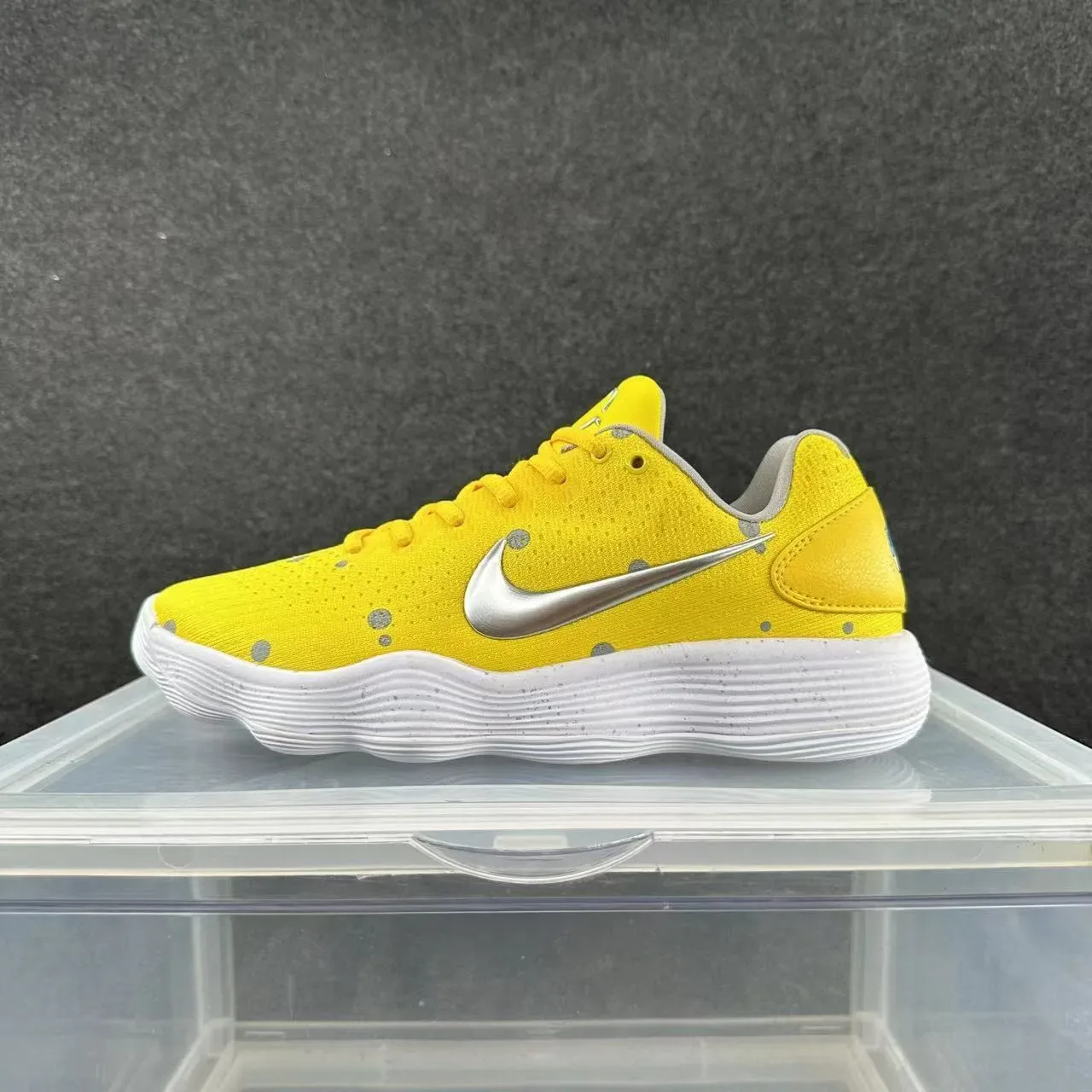 Nike Hyperdunk Yellow Silver Perforated Knit Upper Speckled Dot Pattern Lifestyle Sneakers 2