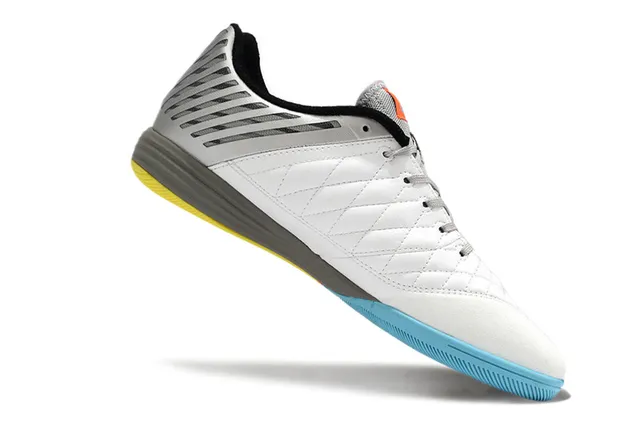 Nike Hyperfuse blanc gris Cage-Overlay Construction Quilted Leather Toe chaussures de soccer indoor 2