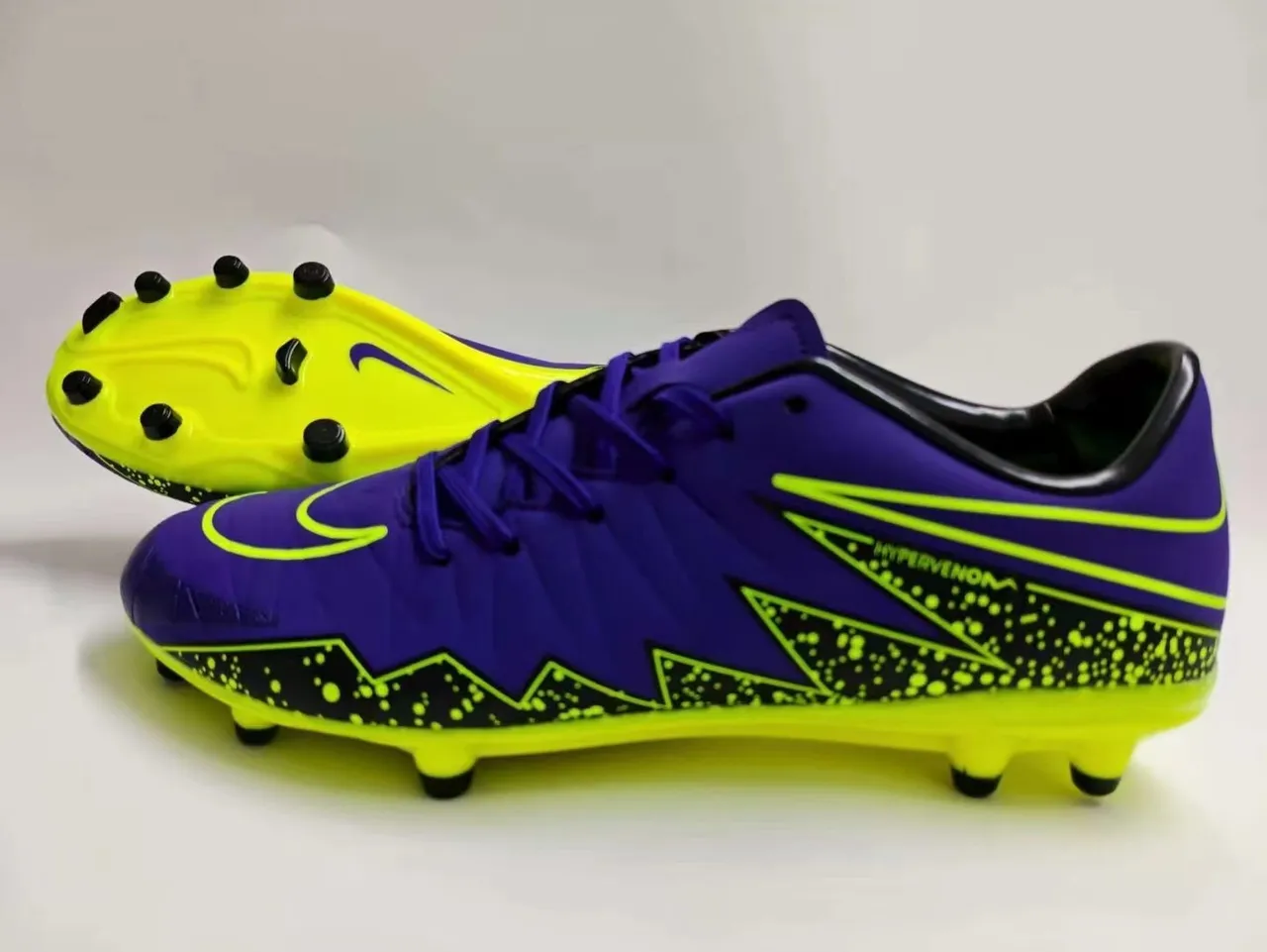 Nike HyperVenom Purple Yellow Low-Cut Synthetic Upper Chevron-Patterned Forefoot Overlay Firm-Ground Soccer Shoes 8