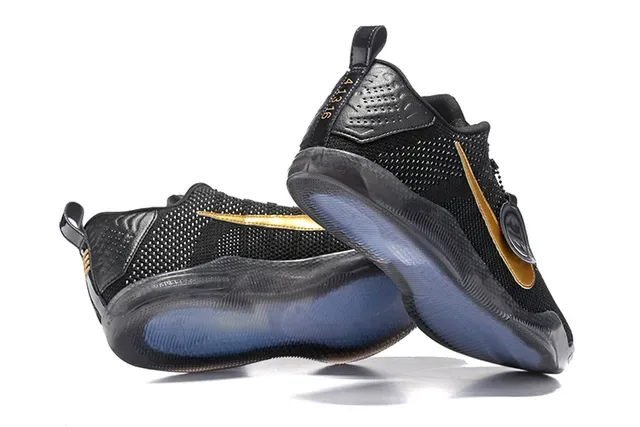 Nike Kobe أسود ذهبي أعلى نسيج Swoosh أكسنت أحذية كرة السلة 2