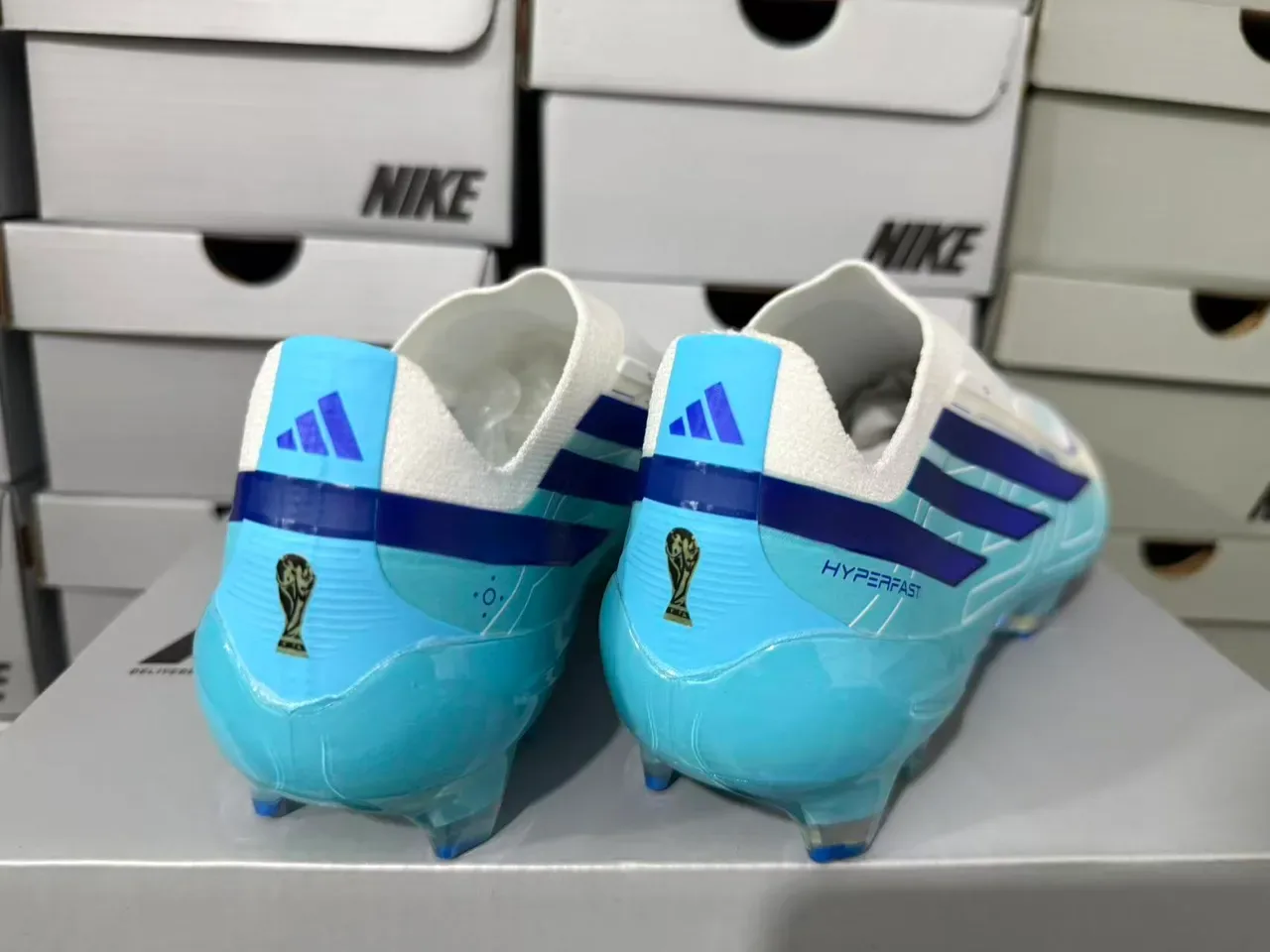 نيكي Mercurial F50 Hyperfast أبيض أزرق إيريديسنت Firm-Ground أحذية كرة القدم 2