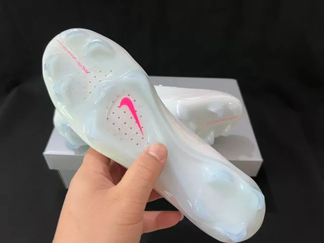 Nike Mercurial Vapor White Pink Atomknit Knit Upper Firm-Ground Soccer Shoes 2