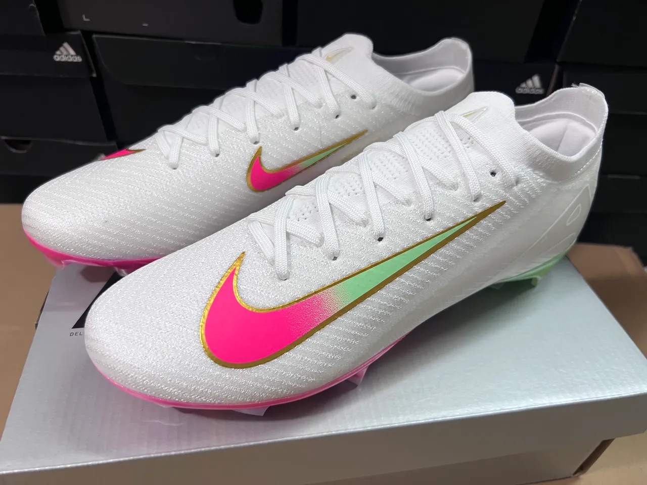 Nike Mercurial Vapor White Pink Knit Sock-Fit Upper Iridescent Gradient Swoosh Firm-Ground Soccer Shoes 2