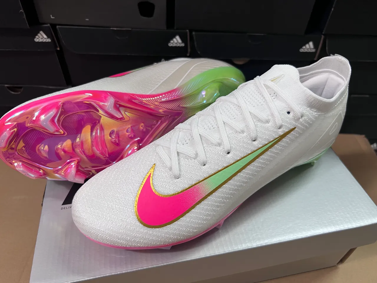 Nike Mercurial Vapor White Pink Knit Sock-Fit Upper Iridescent Gradient Swoosh Firm-Ground Soccer Shoes 3