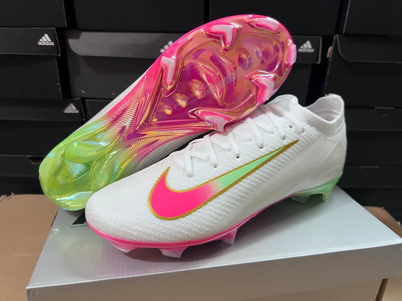 Nike Mercurial Vapor White Pink Knit Sock-Fit Upper Iridescent Gradient Swoosh Firm-Ground Soccer Shoes 4