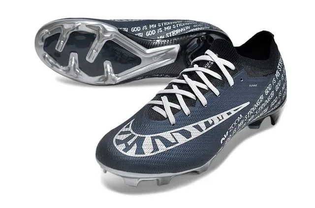 Nike Chaussures de football Navy White Low-Cut Flyknit Upper Molded Studs Firm-Ground 3