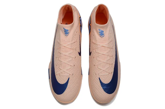 Nike Zapatillas de fútbol Turf con upper Flyknit en naranja y azul, cuello sock-fit 2